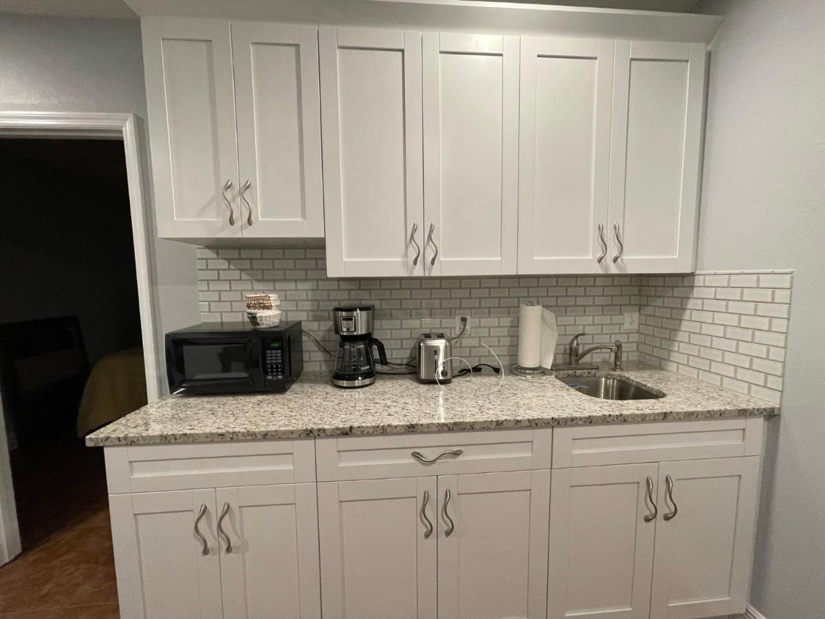 Twelve Oaks Modern Independent Apartment Тампа Екстер'єр фото